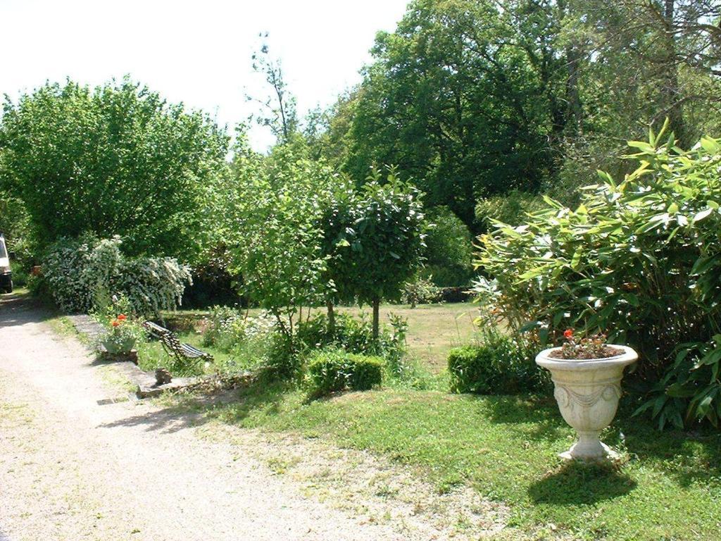 Domaine De La Dame De Lauriere Bed & Breakfast Solignac Exterior foto